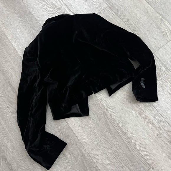 Dolce & Gabbana Black Suede Cropped Blazer - Picture 2 of 5